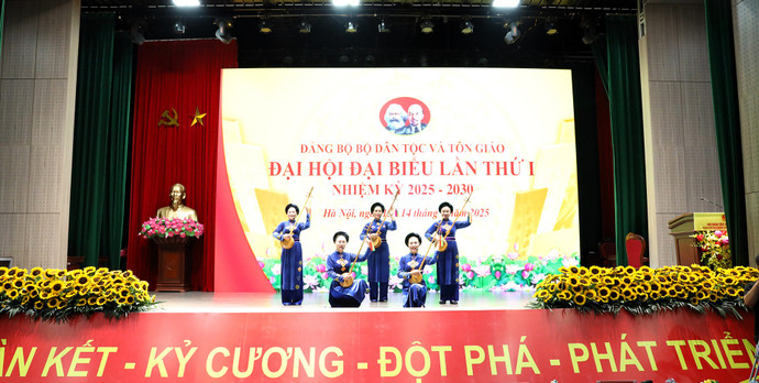 van-nghe-dai-hoi-dang-bo-bo-dan-toc-va-ton-giao.jpg