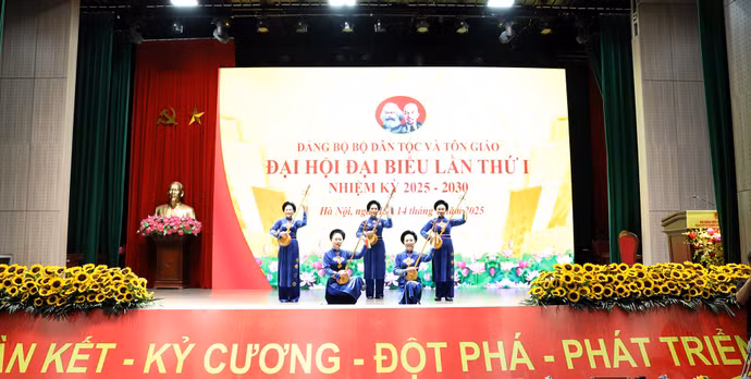 van-nghe-dai-hoi-dang-bo-bo-dan-toc-va-ton-giao.jpg
