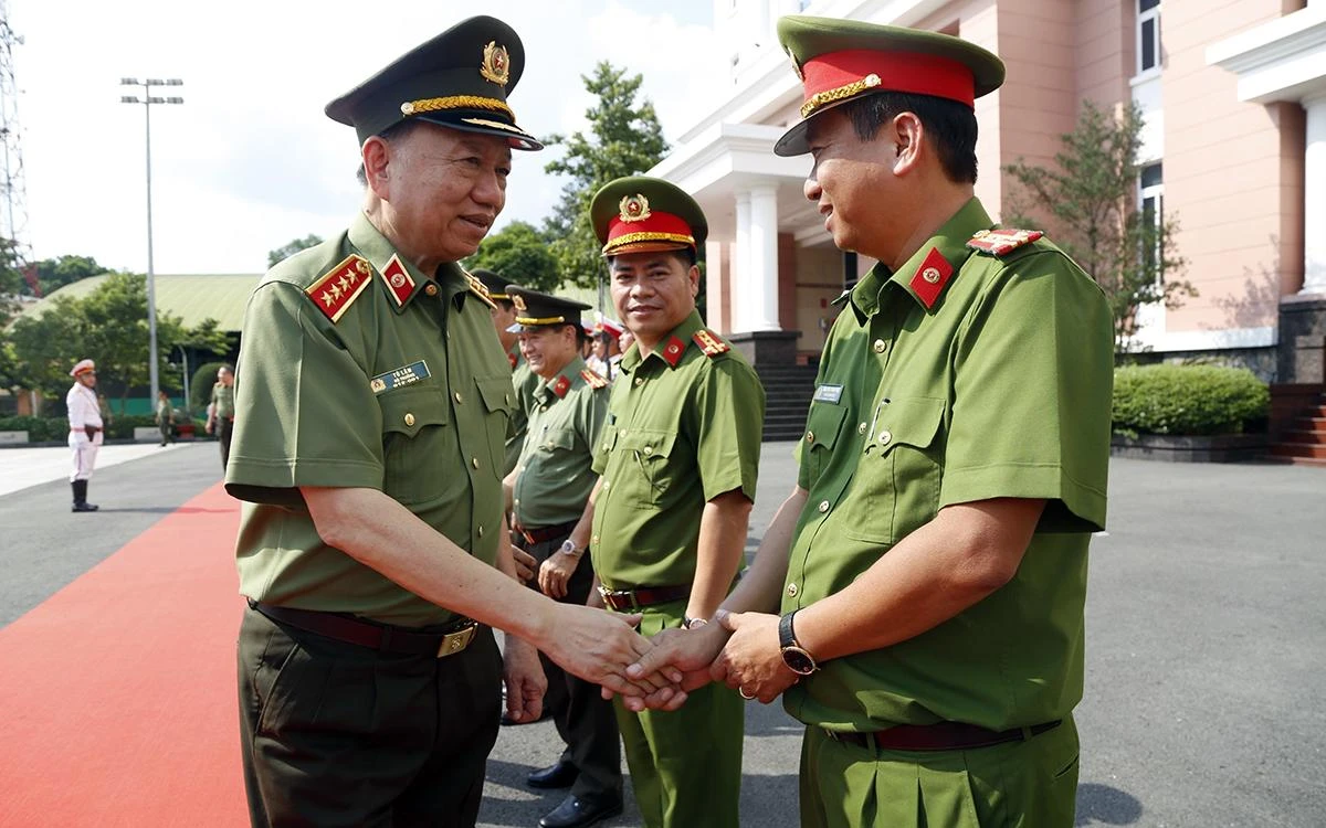 Tăng cường công tác xây dựng Đảng, xây dựng lực lượng Công an nhân dân thật sự trong sạch, vững mạnh