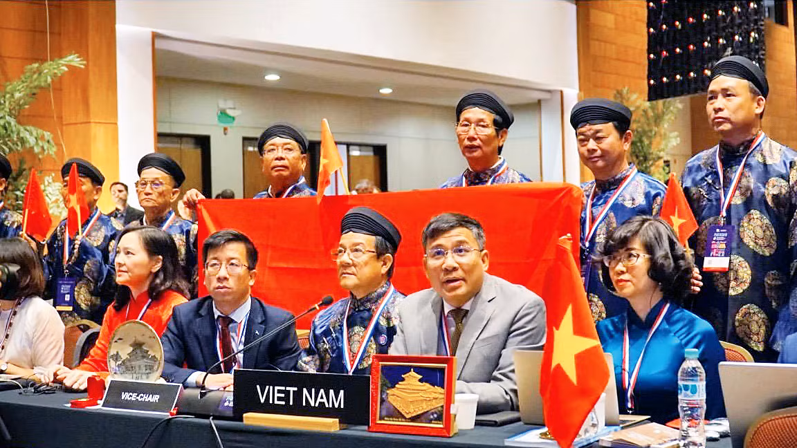 Công bố Lễ hội vía Bà Chúa Xứ núi Sam của Việt Nam là Di sản văn hóa phi vật thể đại diện của nhân loại. Nguồn: Bộ Ngoại Giao