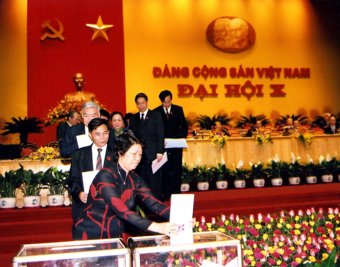 1-cac-dai-bieu-bo-phieu-bau-ban-chap-hanh-trung-uong-dang-khoa-x-anh-the-thuan-ttxvn22-13-36-14.jpg