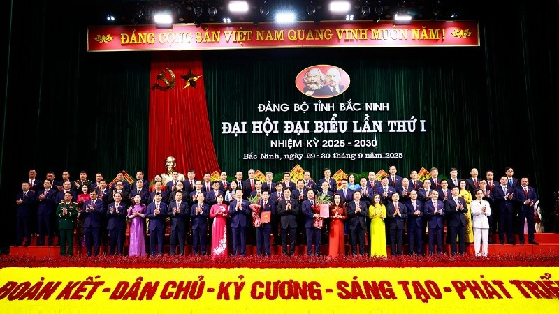 Ban Chấp hành Đảng bộ tỉnh nhiệm kỳ mới ra mắt.