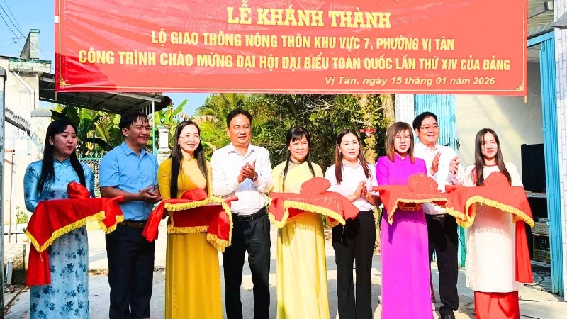 Phường Vị Tân khánh thành lộ giao thông nông thôn.