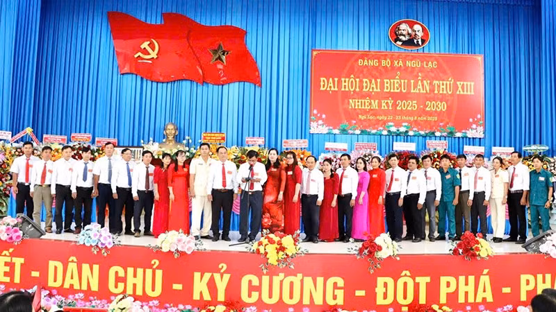 Ban Chấp hành Đảng bộ xã Ngũ Lạc ra mắt tại Đại hội đại biểu Đảng bộ xã lần thứ 1, nhiệm kỳ 2025-2030.