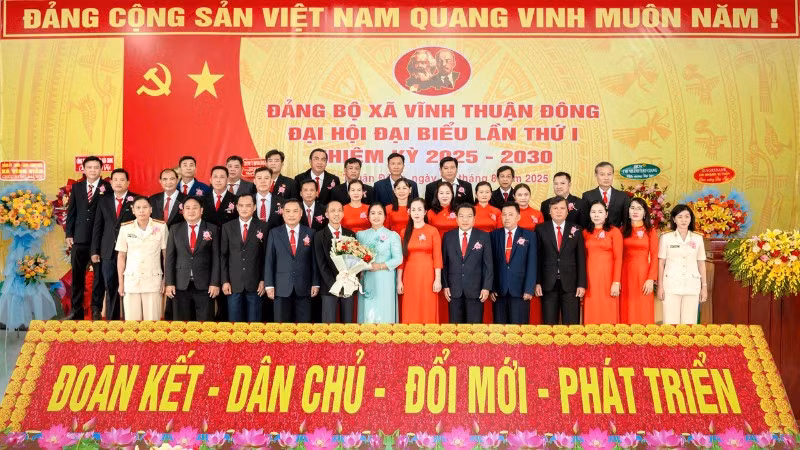 Đại hội ra mắt Ban Chấp hành Đảng bộ xã Vĩnh Thuận Đông nhiệm kỳ 2025–2030.