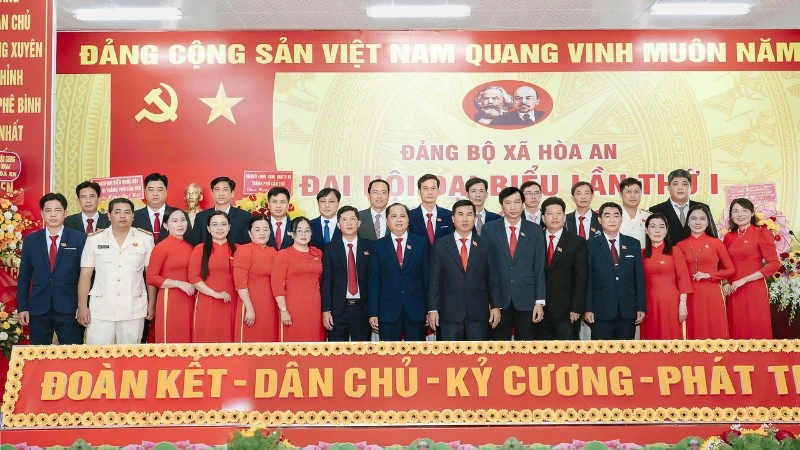 Đại hội Đảng bộ Xã Hòa An, thành phố Cần Thơ ra mắt Ban chấp hành.