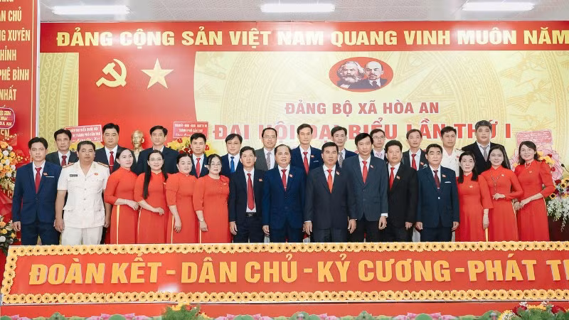 Đại hội Đảng bộ Xã Hòa An, thành phố Cần Thơ ra mắt Ban chấp hành.