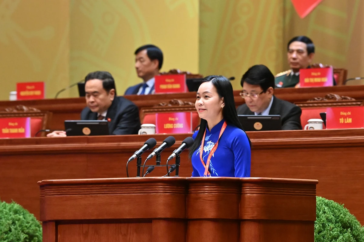 Đồng chí Nguyễn Thị Thúy Lam, Bí thư Đảng ủy, Chủ tịch Hội đồng nhân dân xã Tân Khánh Trung (tỉnh Đồng Tháp). (Ảnh: ĐĂNG KHOA)