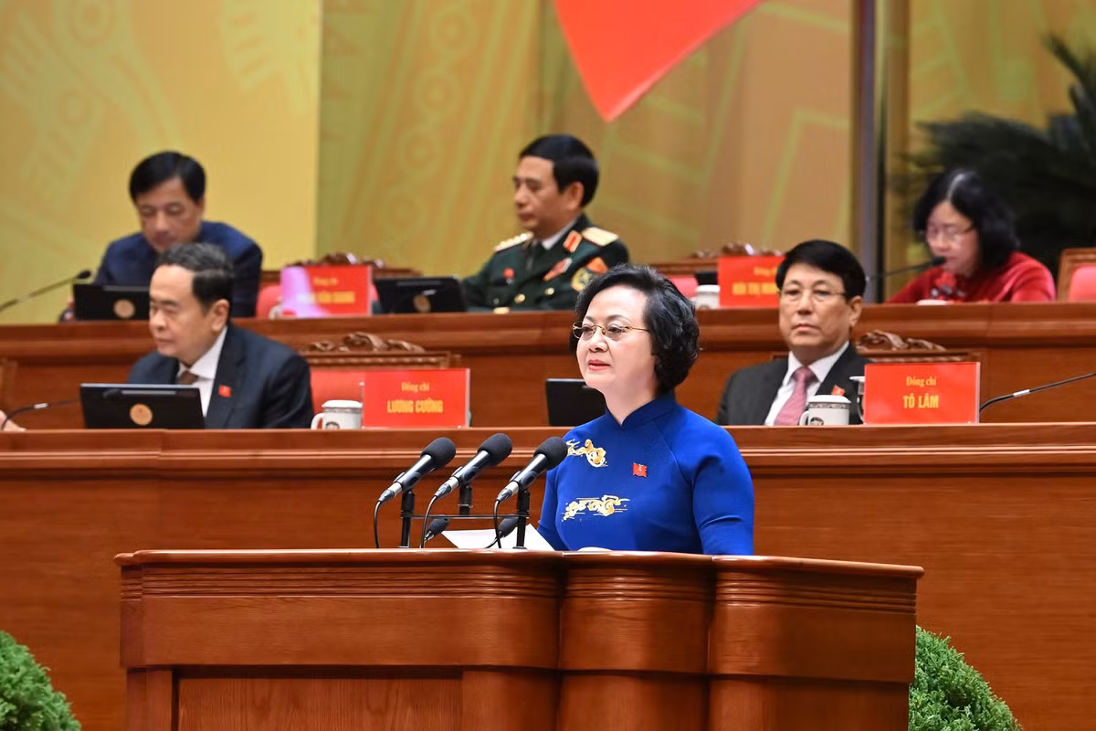 Đồng chí Phạm Thị Thanh Trà, Ủy viên Trung ương Đảng, Ủy viên Ban Thường vụ Đảng ủy Chính phủ, Phó Thủ tướng Chính phủ, tham luận về vấn đề: Xây dựng Chính phủ "Kiến tạo phát triển, liêm chính, hành động quyết liệt, phục vụ nhân dân".