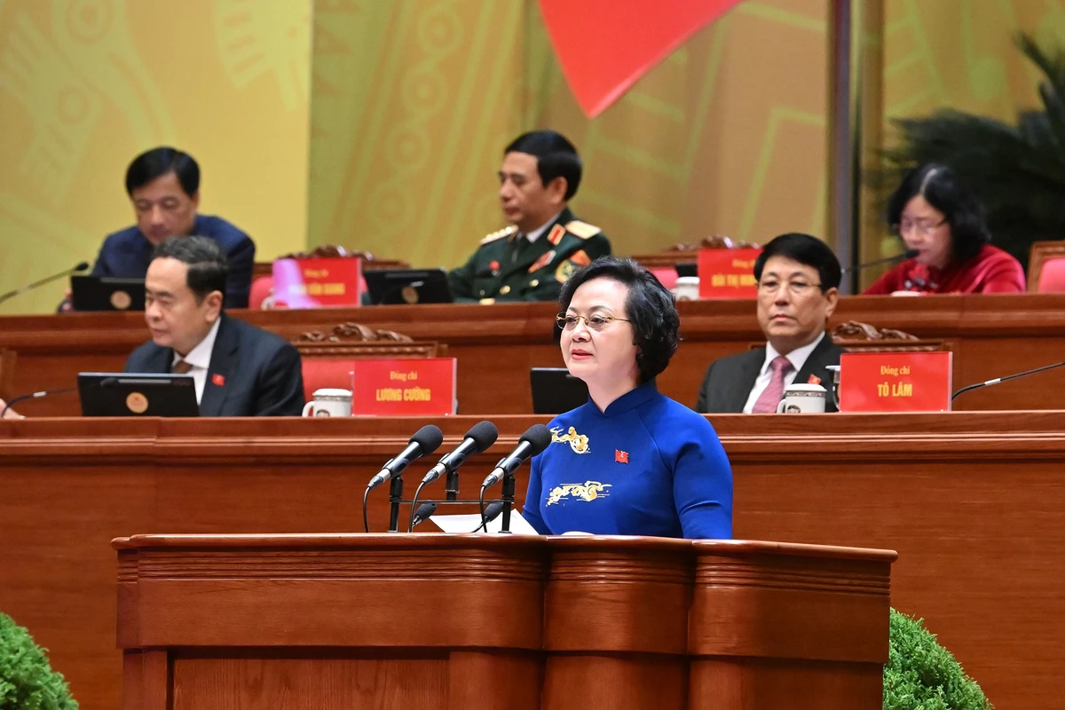 Đồng chí Phạm Thị Thanh Trà, Ủy viên Trung ương Đảng, Ủy viên Ban Thường vụ Đảng ủy Chính phủ, Phó Thủ tướng Chính phủ, tham luận về vấn đề: Xây dựng Chính phủ "Kiến tạo phát triển, liêm chính, hành động quyết liệt, phục vụ nhân dân".