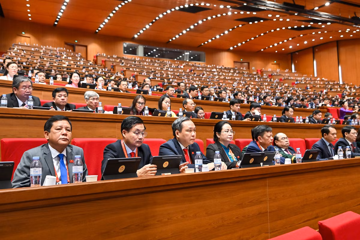 Các đại biểu dự phiên thảo luận tại hội trường về các Văn kiện Đại hội ngày 21/1. (Ảnh: ĐĂNG KHOA)