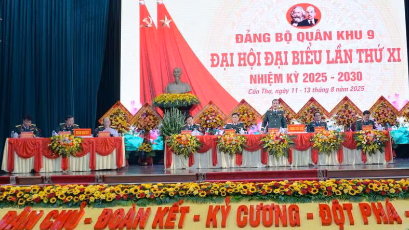Các đại biểu tham dự Đại hội đại biểu Đảng bộ Quân khu 9.