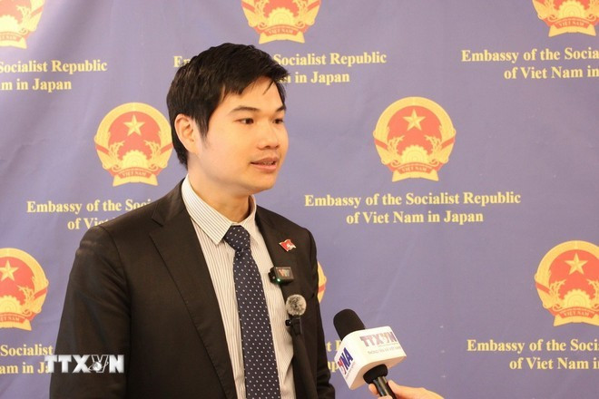 Đảng viên trẻ Kim Mạnh Hiệp chia sẻ cảm nghĩ về Đại hội XIV. (Ảnh: Phạm Tuân/TTXVN)