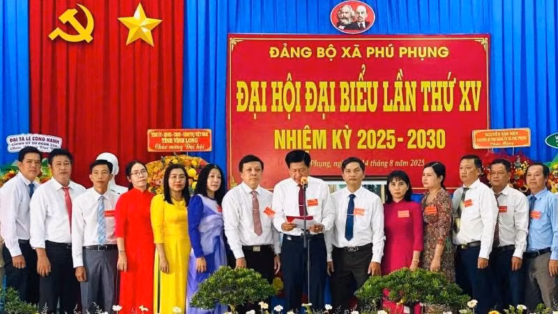 Đại hội đại biểu Đảng bộ xã Phú Phụng đề ra nhiều mục tiêu quan trọng trong phát triển kinh tế-xã hội nhanh, bền vững.