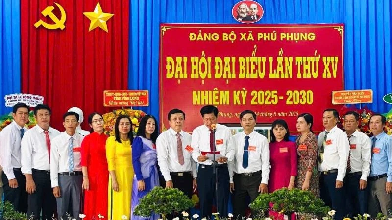 Đại hội đại biểu Đảng bộ xã Phú Phụng đề ra nhiều mục tiêu quan trọng trong phát triển kinh tế-xã hội nhanh, bền vững.