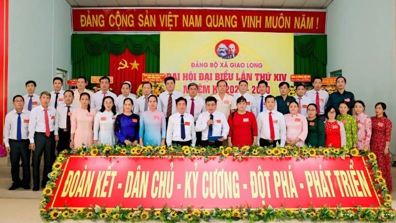 Đại hội đại biểu Đảng bộ xã Giao Long đề ra mục tiêu phát triển nhanh, bền vững.