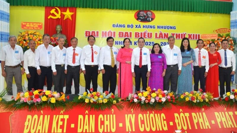 Đại hội đại biểu Đảng bộ xã Hưng Nhượng đề ra mục tiêu xây dựng xã nông thôn mới nâng cao.