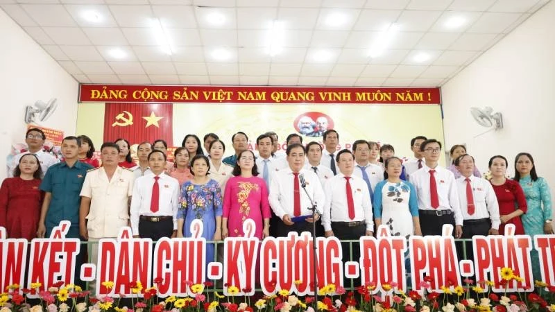 Đại hội đại biểu Đảng bộ phường Phú Tân đề ra mục tiêu phát triển toàn diện, văn minh, hiện đại.