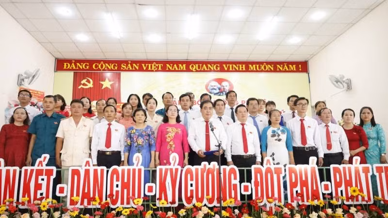 Đại hội đại biểu Đảng bộ phường Phú Tân đề ra mục tiêu phát triển toàn diện, văn minh, hiện đại.