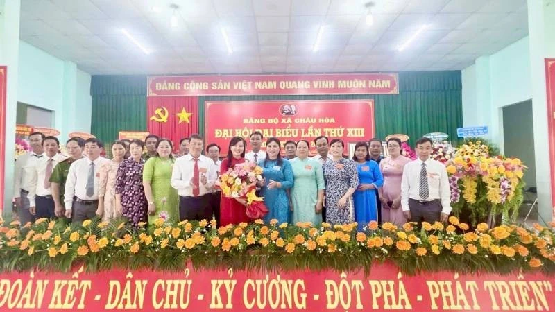 Đại hội đại biểu Đảng bộ xã Châu Hòa đề ra mục tiêu phát triển nhanh và bền vững.
