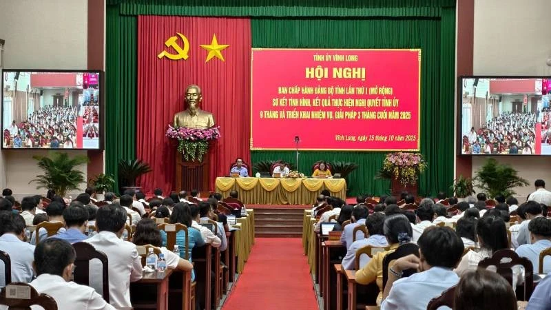 Tỉnh Vĩnh Long tập trung thực hiện bảo hiểm y tế toàn dân.