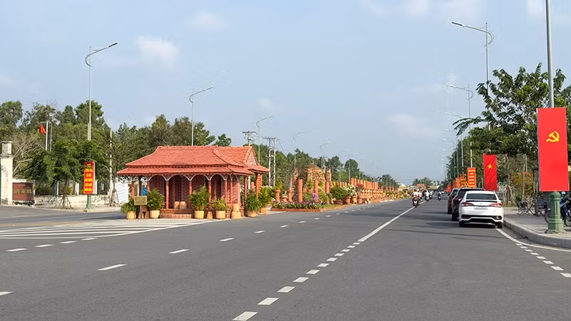 Những tuyến đường hoa và cờ chào mừng Đại hội Đảng toàn quốc lần thứ XIV.