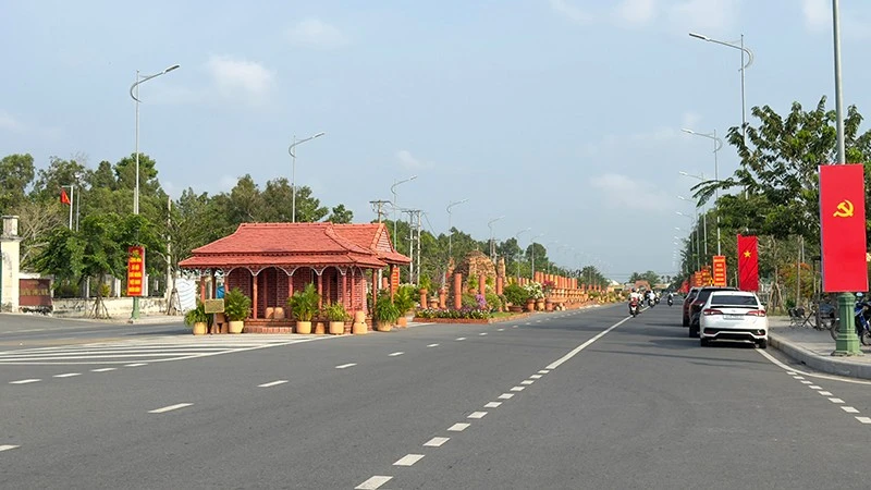 Những tuyến đường hoa và cờ chào mừng Đại hội Đảng toàn quốc lần thứ XIV.