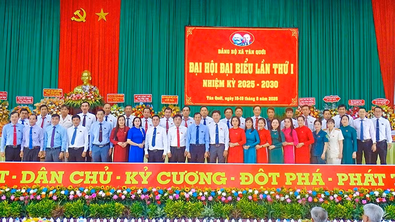 Ban chấp hành Đảng ủy xã Tân Quới.