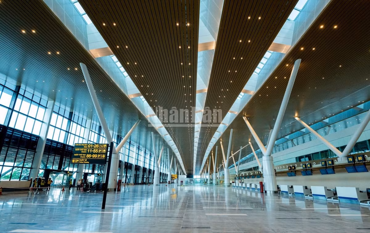 Việc đưa hoạt động ga T3 sân bay Tân Sơn Nhất mở ra động lực mới cho du lịch, thương mại của Thành phố Hồ Chí Minh và toàn vùng Đông Nam Bộ. 