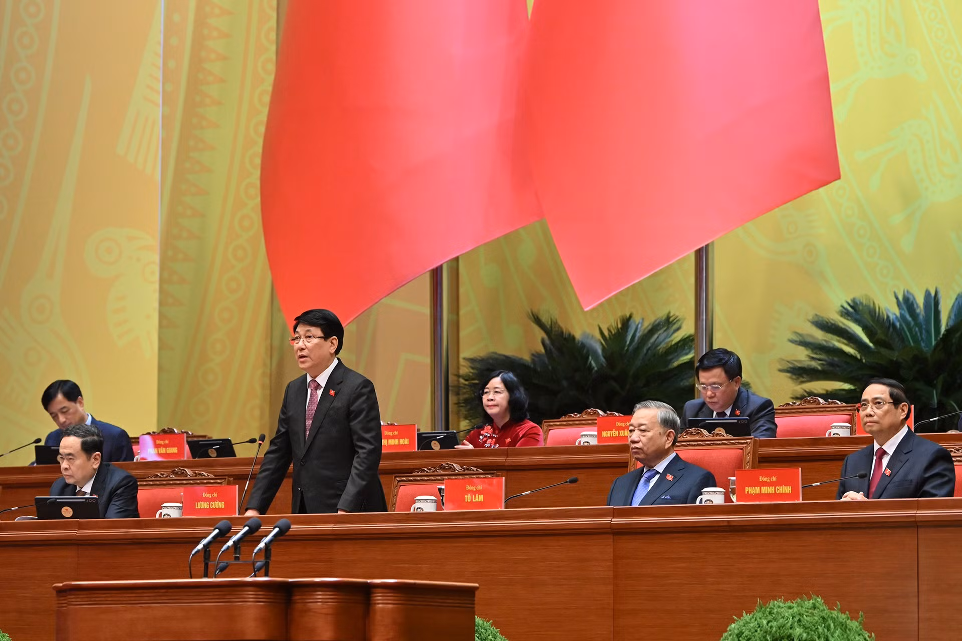 [Ảnh] Đại hội XIV của Đảng: Phiên thảo luận ở hội trường về các Văn kiện Đại hội sáng 21/1