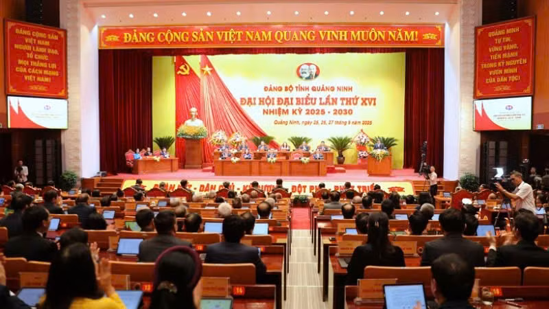 Quang cảnh khai mạc Đại hội đại biểu tỉnh Quảng Ninh lần thứ XVI, nhiệm kỳ 2025-2030.