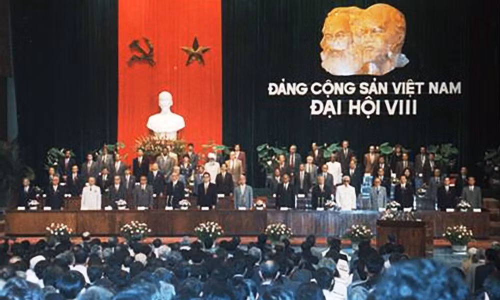 [Video] Dưới cờ vinh quang: Đại hội lần thứ VIII của Đảng - Tiếp tục đổi mới, đẩy mạnh công nghiệp hóa, hiện đại hóa đất nước