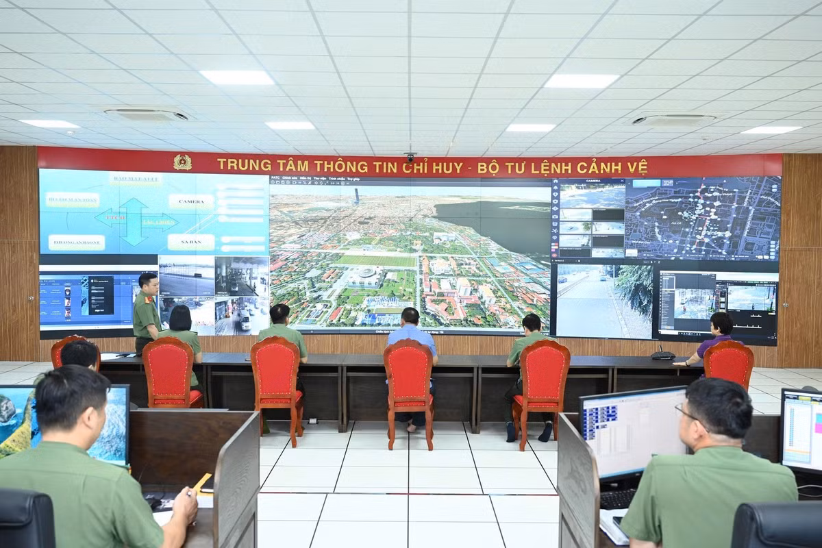 Trung tâm Thông tin Chỉ huy – Bộ Tư lệnh Cảnh vệ giữ vai trò đặc biệt quan trọng trong công tác chỉ huy, điều hành, bảo đảm an ninh, an toàn tuyệt đối trong suốt thời gian diễn ra Đại hội. (Ảnh: Bộ Công an)