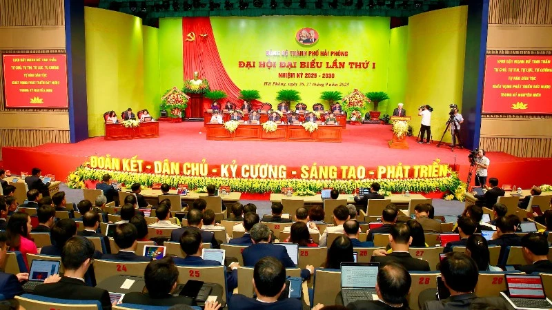 Quang cảnh ngày làm việc thứ nhất, Đại hội đại biểu Đảng bộ thành phố Hải Phòng lần thứ I, nhiệm kỳ 2025 - 2030.