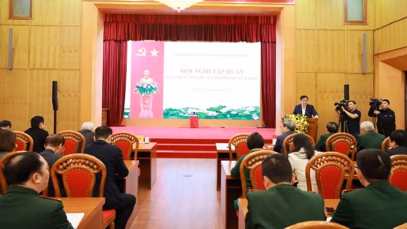 Toàn cảnh hội nghị. 
