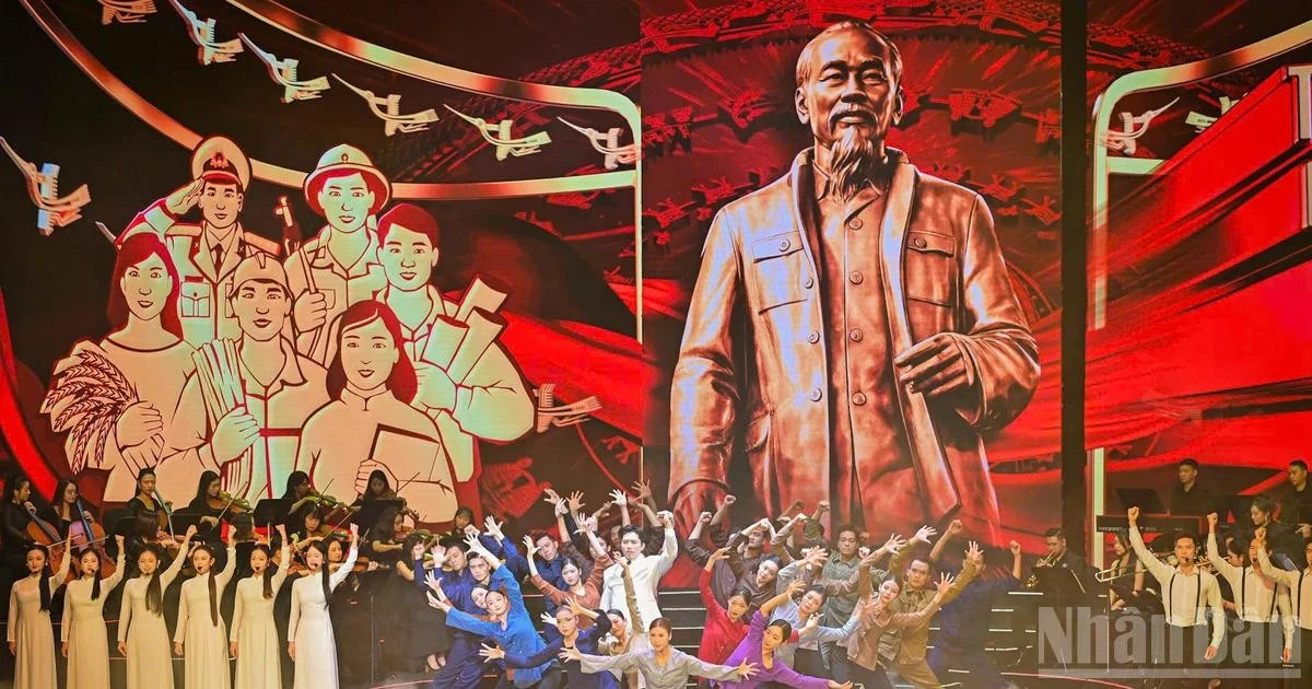 Chương trình nghệ thuật đặc biệt 'Mãi mãi niềm tin theo Đảng': Nghệ thuật, cảm xúc và công nghệ hòa quyện