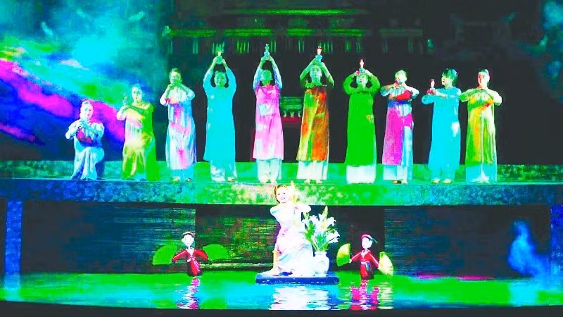 "Cảm xúc Long Thành" là chương trình nghệ thuật được Nhà hát Múa rối Việt Nam dàn dựng mới chào mừng Đại hội đại biểu toàn quốc lần thứ XIV của Đảng. (Ảnh: NGÔ THẮNG)