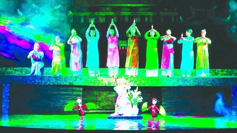 "Cảm xúc Long Thành" là chương trình nghệ thuật được Nhà hát Múa rối Việt Nam dàn dựng mới chào mừng Đại hội đại biểu toàn quốc lần thứ XIV của Đảng. (Ảnh: NGÔ THẮNG)