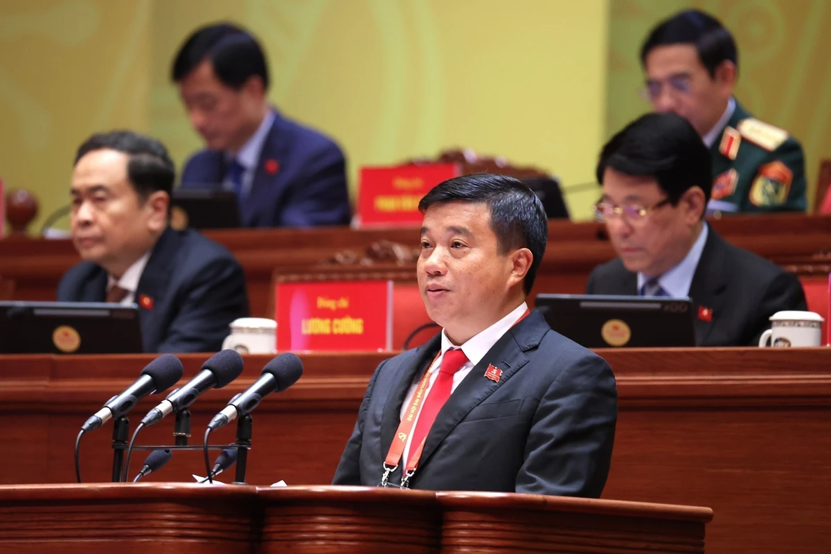 Đồng chí Y Thanh Hà Niê Kđăm, Ủy viên Trung ương Đảng, Bí thư Tỉnh ủy, Trưởng Đoàn đại biểu Quốc hội tỉnh Lâm Đồng, trình bày tham luận: “Củng cố hệ thống chính trị vùng đồng bào dân tộc thiểu số, tăng cường niềm tin của Nhân dân với Đảng”. (Ảnh: TTXVN)