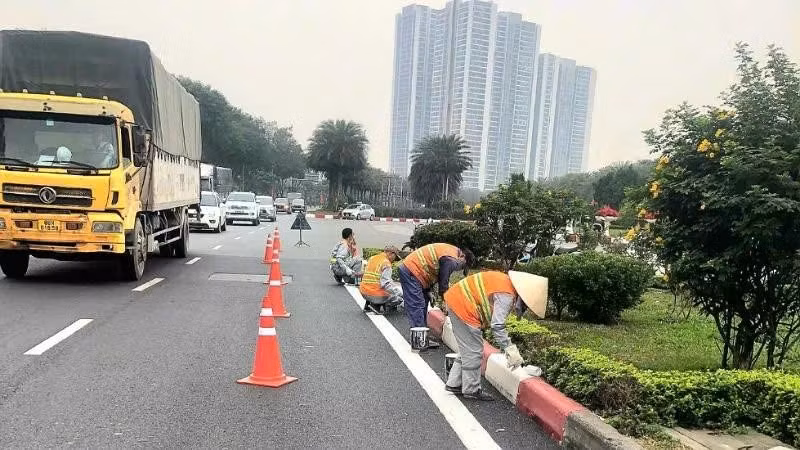 Hà Nội chỉnh trang đồng bộ hạ tầng giao thông phục vụ Đại hội Đảng XIV