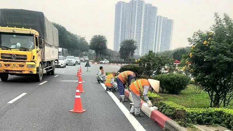 Hà Nội chỉnh trang đồng bộ hạ tầng giao thông phục vụ Đại hội Đảng XIV