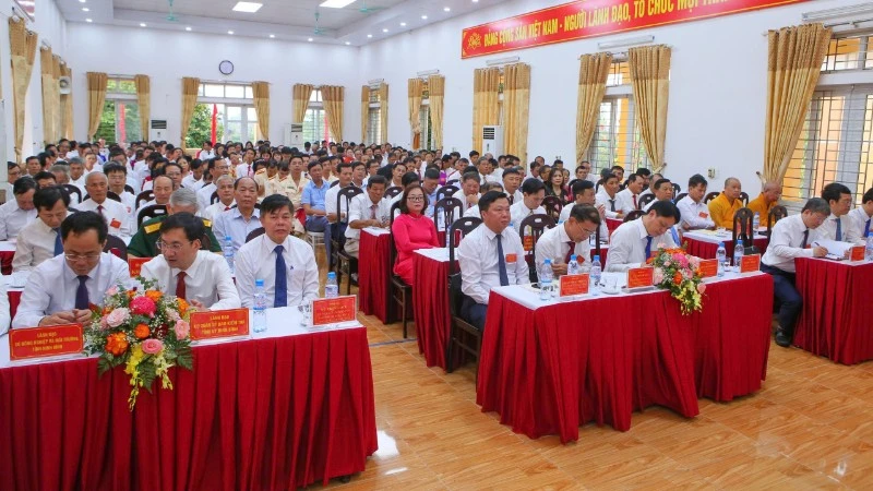 Các đại biểu tham dự Đại hội đại biểu phường Vị Khê (Ninh Bình) lần thứ I, nhiệm kỳ 2025-2030. (Ảnh: CÔNG LUẬT)