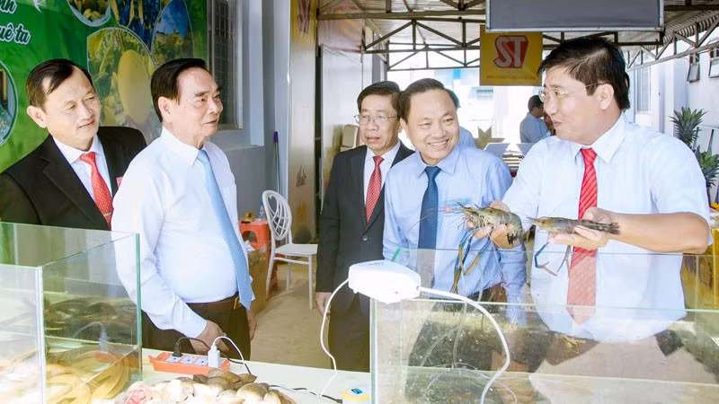 Đại tướng Lê Hồng Anh, nguyên Ủy viên Bộ Chính trị, nguyên Thường trực Ban Bí thư về dự Đại hội đại biểu lần thứ I, nhiệm kỳ 2025-2030, nhắc lại truyền thống hào hùng của vùng căn cứ cách mạng Vĩnh Bình trong hai cuộc kháng chiến.