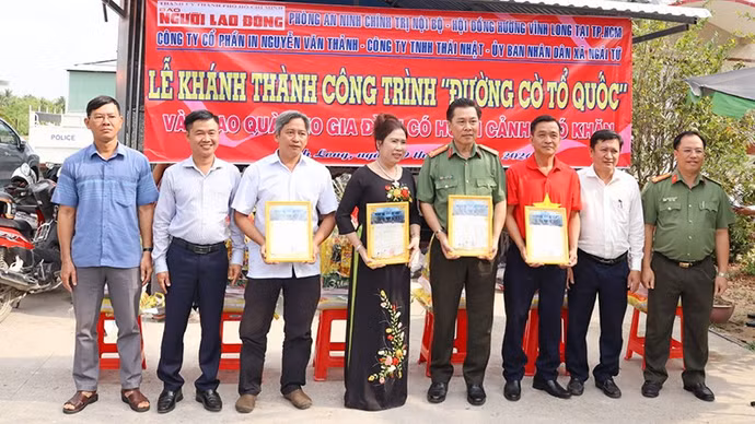 anh-4-tri-an.jpg