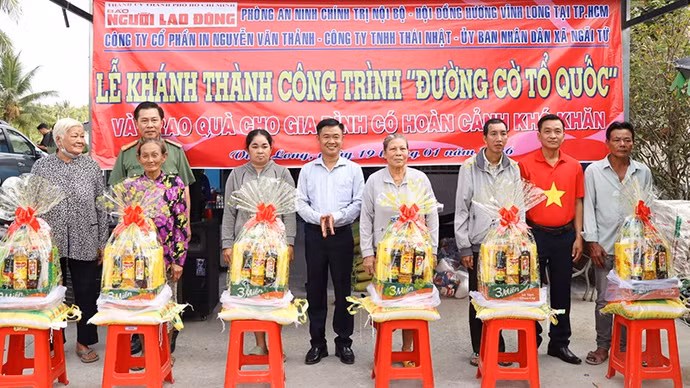 anh-2-trao-qua.jpg