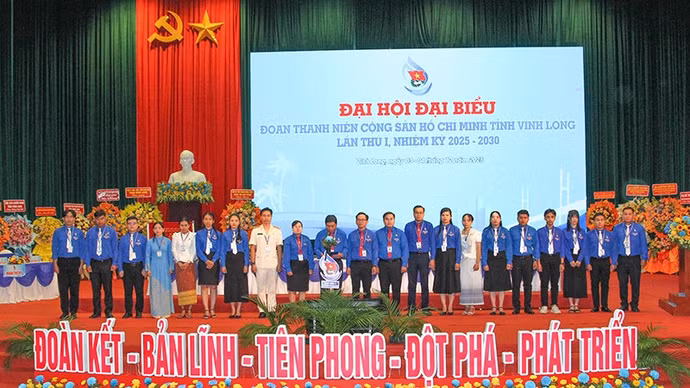 anh-3-dai-bieu-du-dai-hoi-cao-tren.jpg