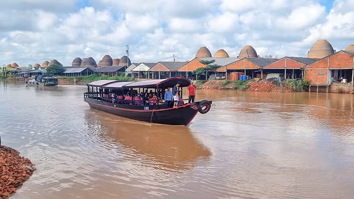 hinh-1-net-doc-dao-lang-gach-gom-mang-thit-khong-noi-nao-co-duoc.jpg