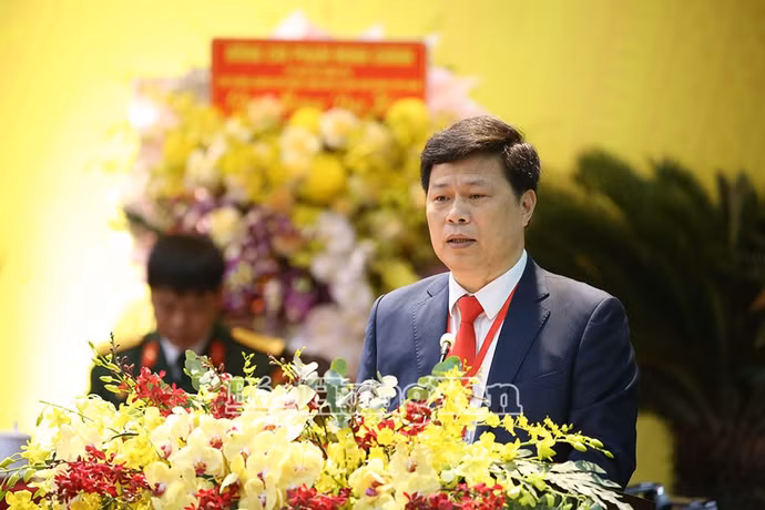 97798-97628-dong-chi-tran-quoc-toan-pho-bi-thu-thuong-truc-tinh-uy-trinh-bay-bao-cao-chinh-tri-tai-dai-hoi-10484003-03191904.jpg