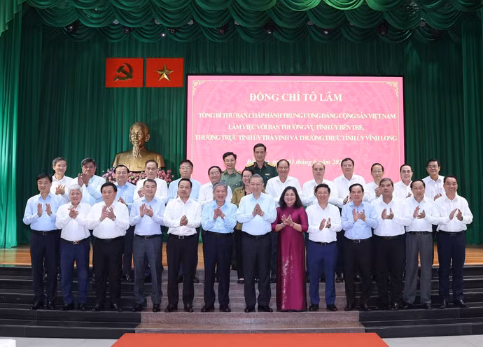 vna-potal-tong-bi-thu-lam-viec-voi-ban-thuong-vu-tinh-uy-ben-tre-va-thuong-truc-cac-tinh-uy-tra-vinh-vinh-long-8070217.jpg