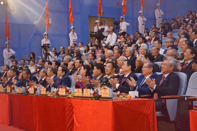 anh-anh-chuc-2.jpg